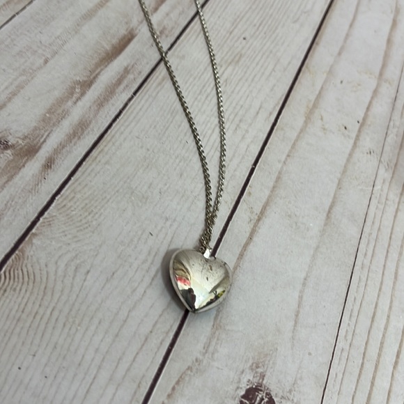 Vera Bradley Signature Print Necklace Teal Floral Heart Silver Toned Chain - Picture 4 of 4